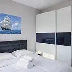 Apartment Panorama View In 018
