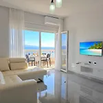 Apartment Panorama View In 018 *